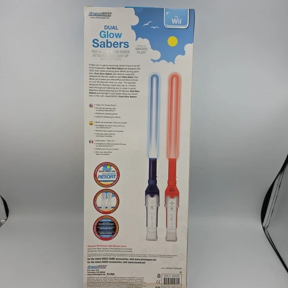 DUAL GLOW SABERS RED & BLUE FOR WII BY DREAMGEAR BRAND NEW